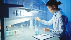 Nytt vetenskapligt genombrott: Framtidens kläder tillverkas av avfall och bakterier – så fungerar det